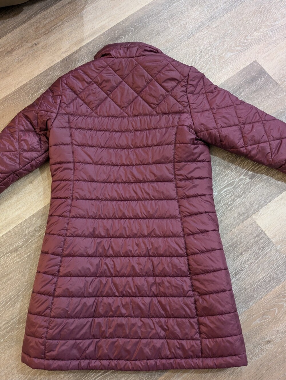 Patagonia Women's Maroon Quilted Long Puffer Coat - Picture 4 of 6